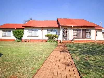 4 Bedroom House For Sale in Randfontein - FBeu.webp