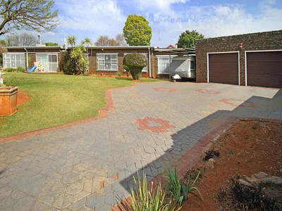 4 Bedroom House For Sale in Randfontein - oMrn.webp