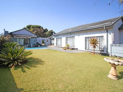 3 Bedroom House For Sale in Randfontein - YxIA.webp