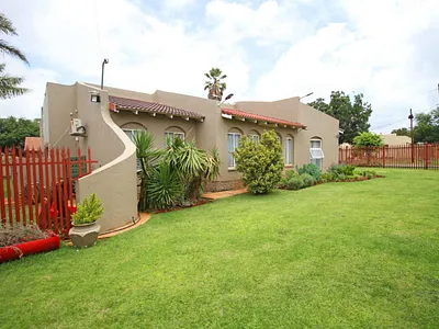 1 Bedroom House For Sale in Randfontein - img