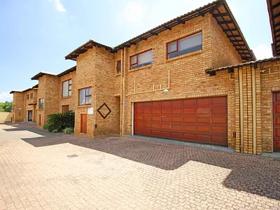 3 Bedroom Townhouse For Sale in Randfontein - img