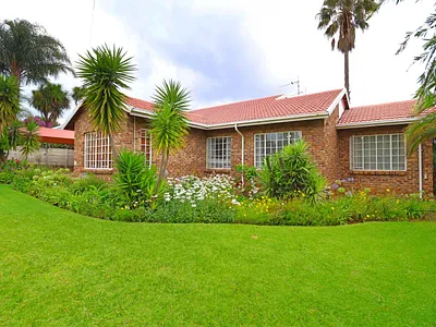 5 Bedroom House For Sale in Randfontein - XycJ.webp