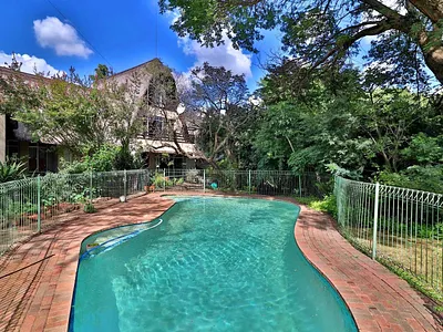 5 Bedroom House To Rent in Roodepoort - sOX5.webp