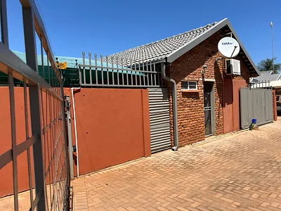 3 Bedroom Townhouse For Sale in Mokopane - 7H5h.webp