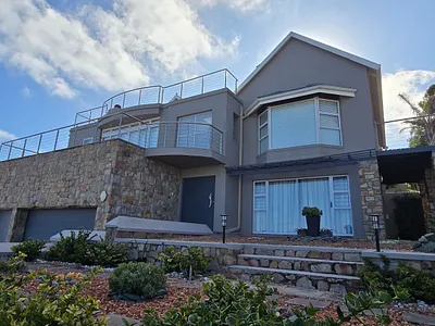 3 Bedroom Townhouse For Sale in Mossel Bay - 7Xtb.webp