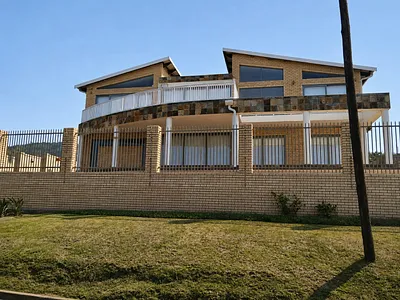 4 Bedroom House For Sale in Desainagar - img