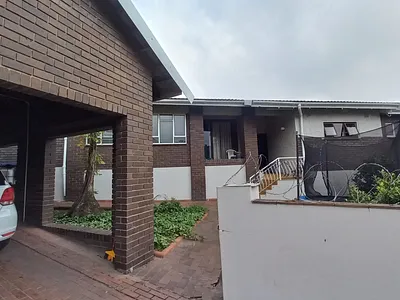 3 Bedroom House For Sale in Tongaat - LcDp.webp