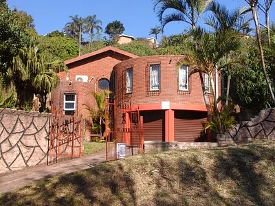 4 Bedroom House For Sale in Roseville, Umzinto - AuFX.webp