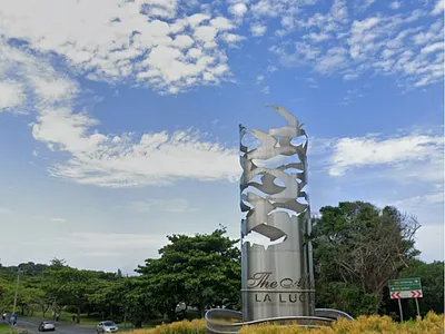 2 Bedroom Apartment For Sale in Umhlanga - ax1J.webp