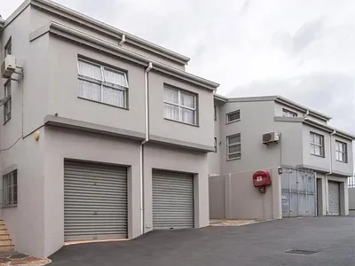 4 Bedroom Townhouse For Sale in Durban - 5nFo.webp