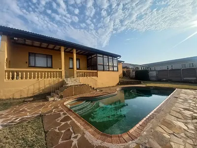 3 Bedroom House To Rent in Umhlanga - 4w6J.webp