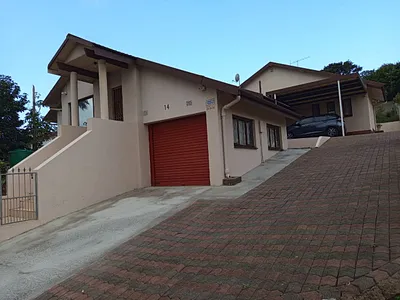4 Bedroom House For Sale in Verulam - 4des.webp
