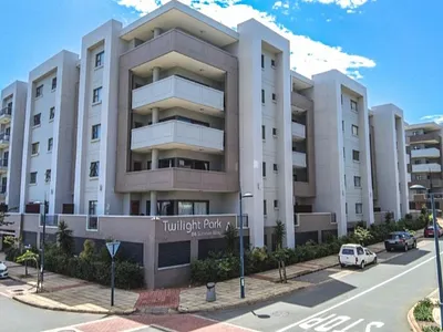 3 Bedroom Apartment To Rent in Umhlanga - L7bD.webp