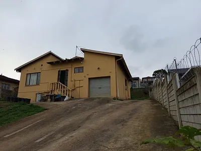 4 Bedroom House For Sale in Verulam - ewaT.webp