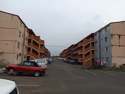 3 Bedroom Apartment For Sale in Tongaat - G8xY.webp