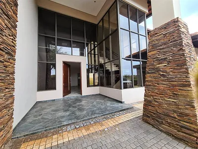 4 Bedroom House For Sale in Umhlanga - tO00.webp