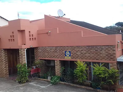 5 Bedroom House For Sale in Verulam - KimP.webp