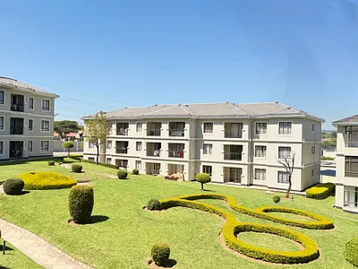 2 Bedroom Apartment For Sale in Sandton - img
