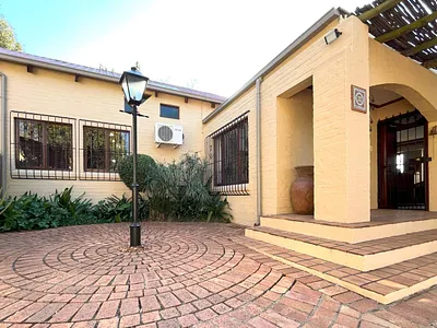 3 Bedroom House For Sale in Pretoria - img