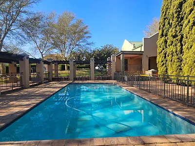 2 Bedroom Townhouse To Rent in Pretoria - q8tR.webp