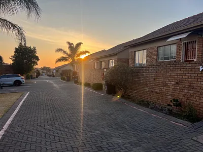 2 Bedroom Townhouse To Rent in Centurion - mIhn.webp