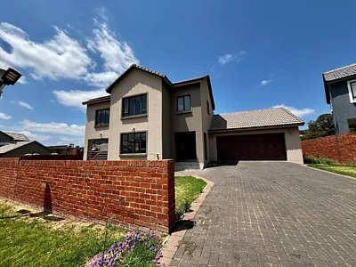 3 Bedroom House For Sale in Olympus AH, Pretoria - QnG0.webp