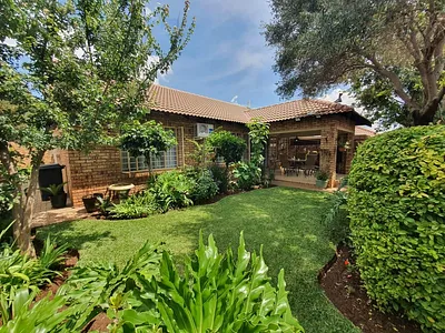 3 Bedroom Townhouse For Sale in Pretoria - img