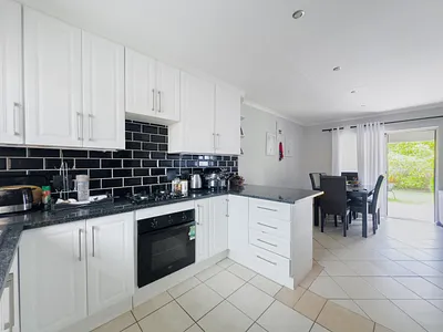 2 Bedroom Townhouse For Sale in Pretoria - bi48.webp