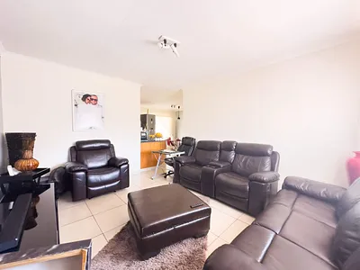 3 Bedroom Townhouse For Sale in Pretoria - img