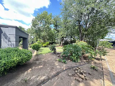 5 Bedroom House For Sale in Heatherdale AH, Akasia - cmBn.webp