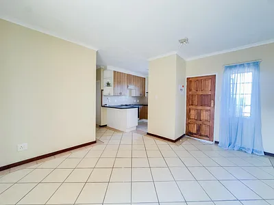 2 Bedroom Townhouse For Sale in Pretoria - a5Jp.webp