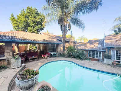 4 Bedroom House For Sale in Erasmuskloof, Pretoria - img