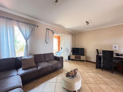 2 Bedroom Townhouse For Sale in Pretoria - img