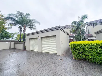 3 Bedroom Townhouse For Sale in Pretoria - img