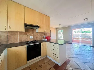 2 Bedroom Townhouse For Sale in Pretoria - Eo2T.webp