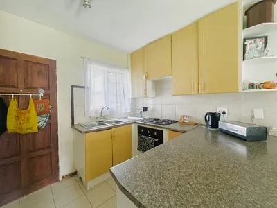 2 Bedroom Townhouse For Sale in Pretoria - img