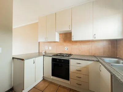 2 Bedroom Townhouse For Sale in Pretoria - img