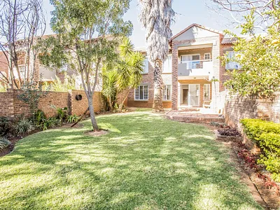 2 Bedroom Townhouse For Sale in Pretoria - e1kI.webp