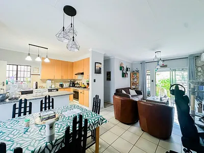 2 Bedroom Townhouse For Sale in Pretoria - img