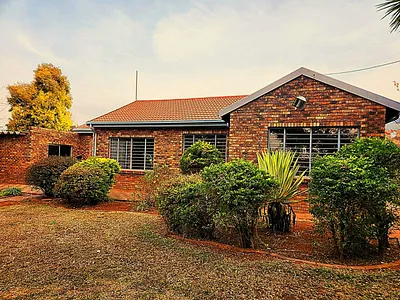 3 Bedroom House For Sale in Akasia - Hncr.webp