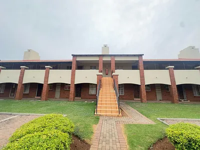 2 Bedroom Townhouse For Sale in Pretoria - sCZ7.webp