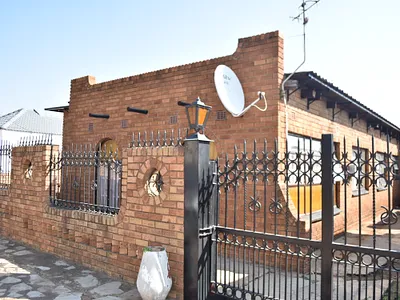 4 Bedroom House For Sale in Mabopane - img