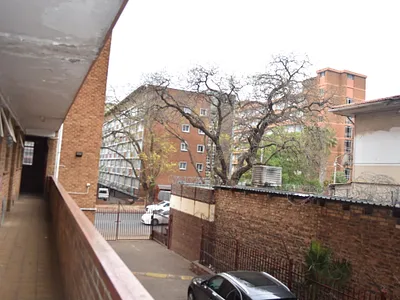 1 Bedroom Apartment For Sale in Pretoria - p2Ih.webp