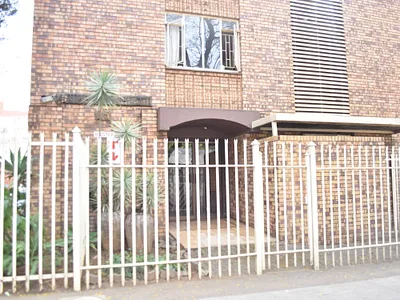 2 Bedroom Apartment For Sale in Pretoria - 6kQK.webp