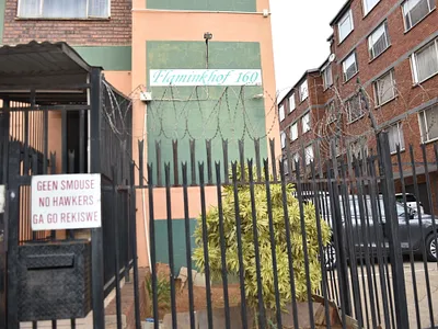 2 Bedroom Apartment For Sale in Pretoria - 5Lzs.webp