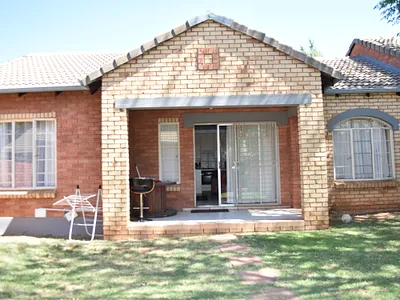 2 Bedroom Apartment For Sale in Pretoria - img