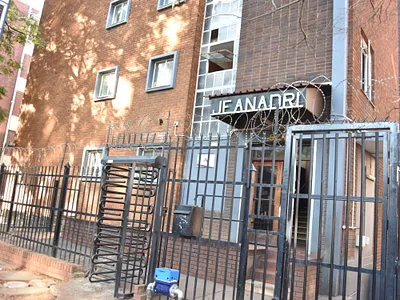 2 Bedroom Apartment For Sale in Pretoria - U2B9.webp