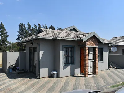 2 Bedroom House For Sale in Pretoria - UVJY.webp