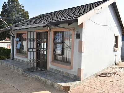 2 Bedroom House For Sale in Soshanguve - 6Nqw.webp