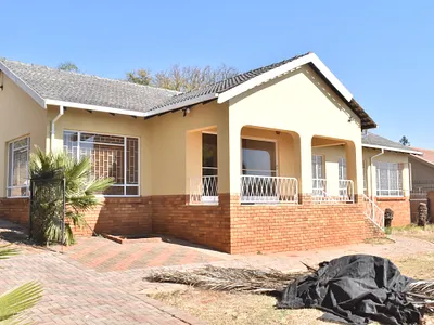 4 Bedroom House For Sale in Pretoria - img